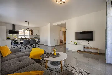 Two-Bedroom Apartment for 5 Guests in Pula