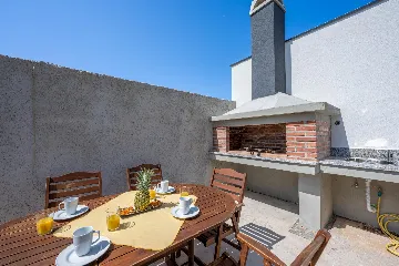 Two-Bedroom Apartment for 5 Guests in Pula