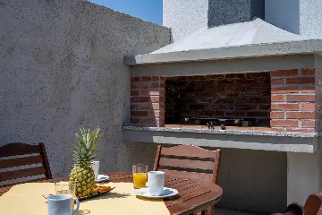 Two-Bedroom Apartment for 5 Guests in Pula