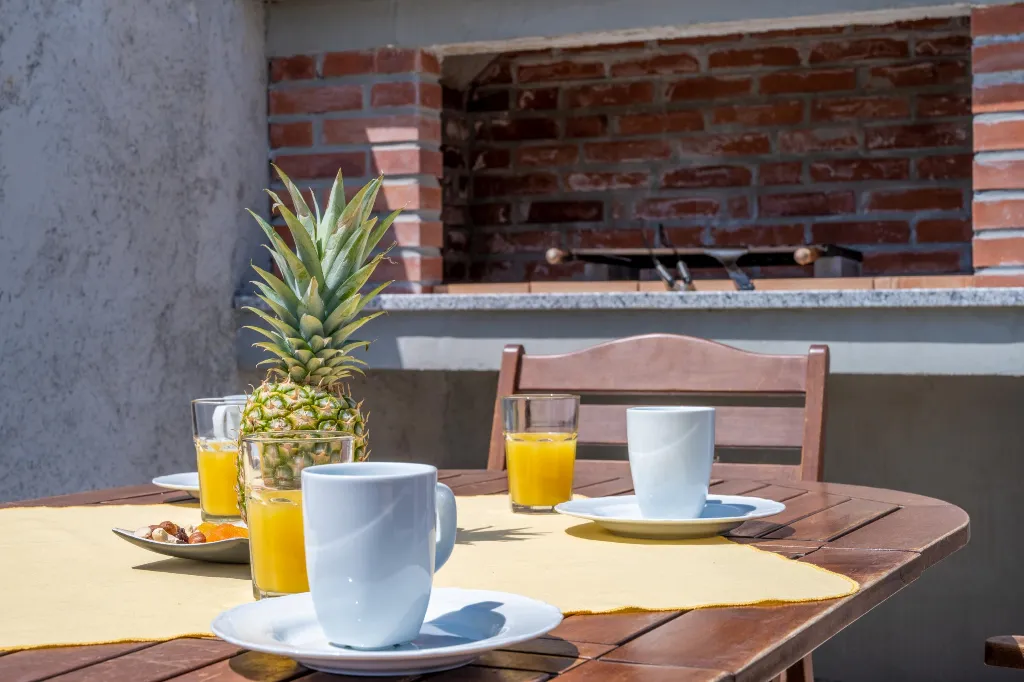 Two-Bedroom Apartment for 5 Guests in Pula