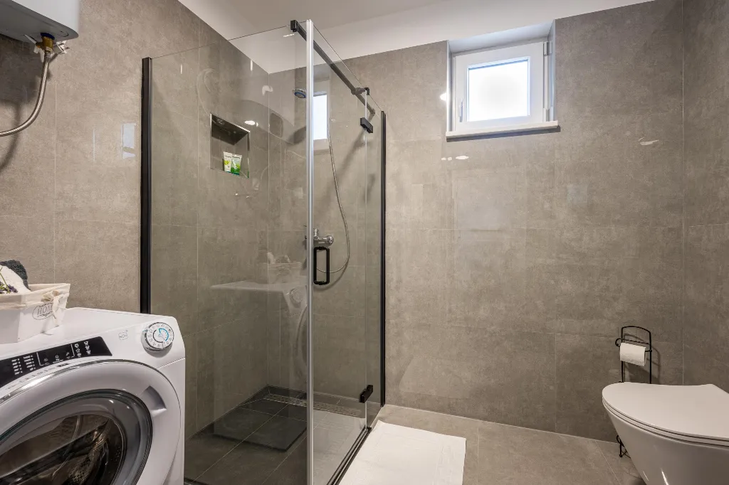 Two-Bedroom Apartment for 5 Guests in Pula