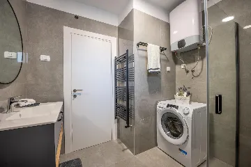 Two-Bedroom Apartment for 5 Guests in Pula