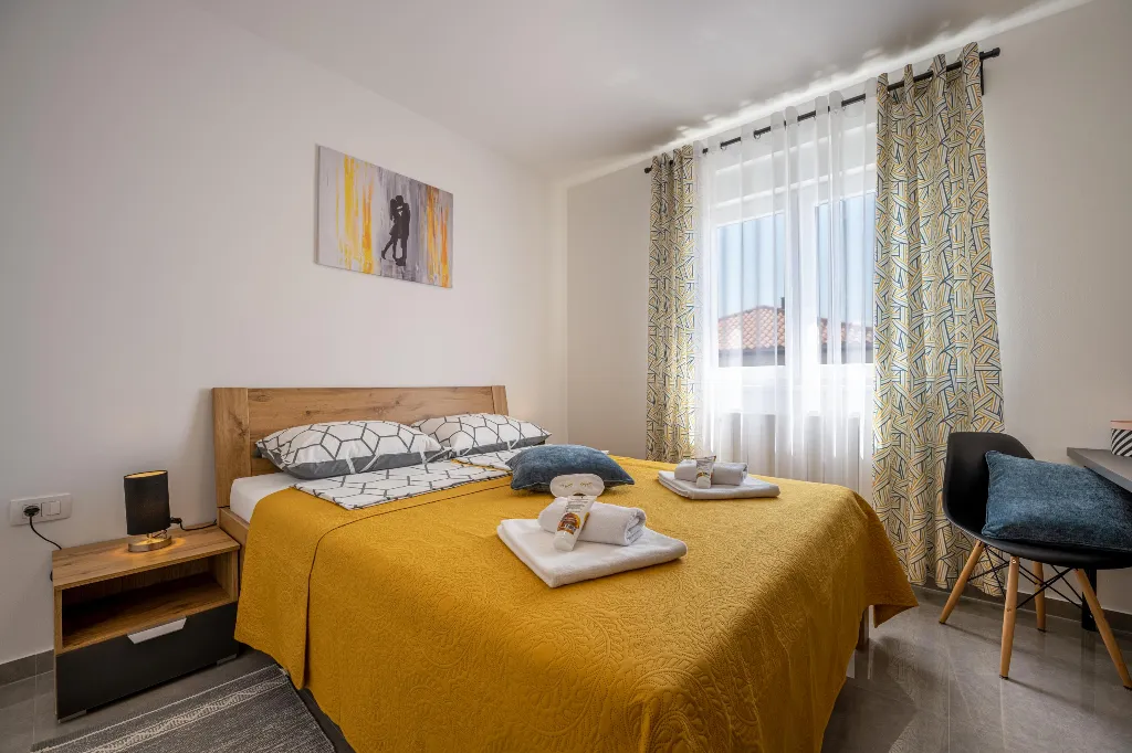Two-Bedroom Apartment for 5 Guests in Pula