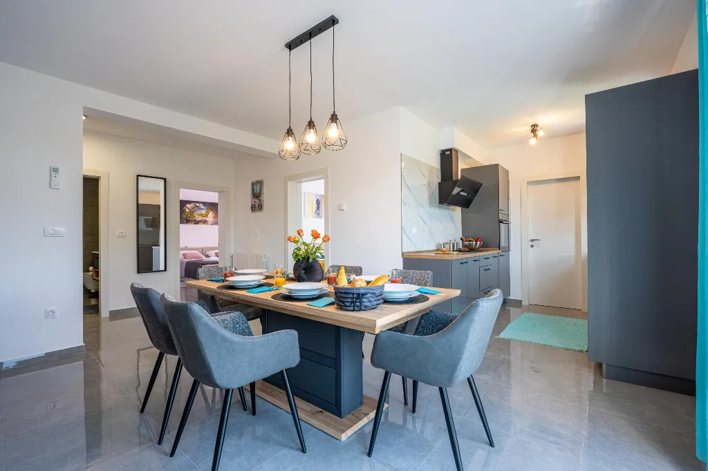 Two-Bedroom Apartment for 5 Guests in Pula