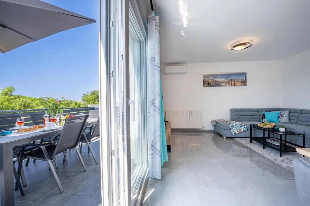 Two-Bedroom Apartment for 5 Guests in Pula
