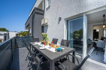 Two-Bedroom Apartment for 5 Guests in Pula