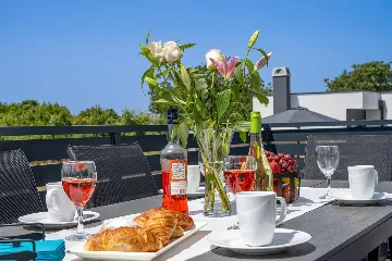 Two-Bedroom Apartment for 5 Guests in Pula