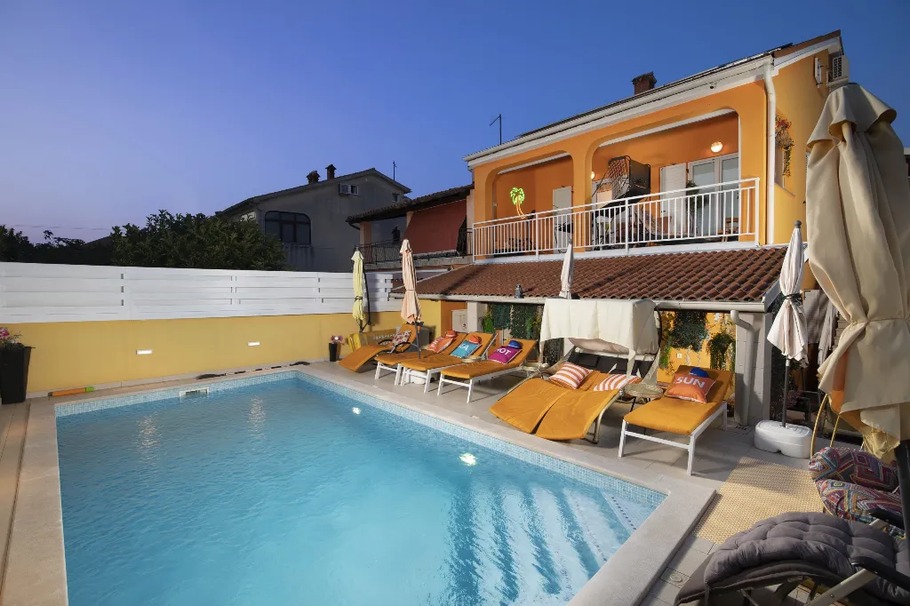 Banjole Villa with Private Pool and 10 Guests