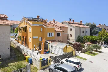 Banjole Villa with Private Pool and 10 Guests