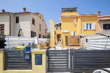 Banjole Villa with Private Pool and 10 Guests