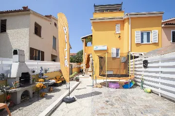 Banjole Villa with Private Pool and 10 Guests