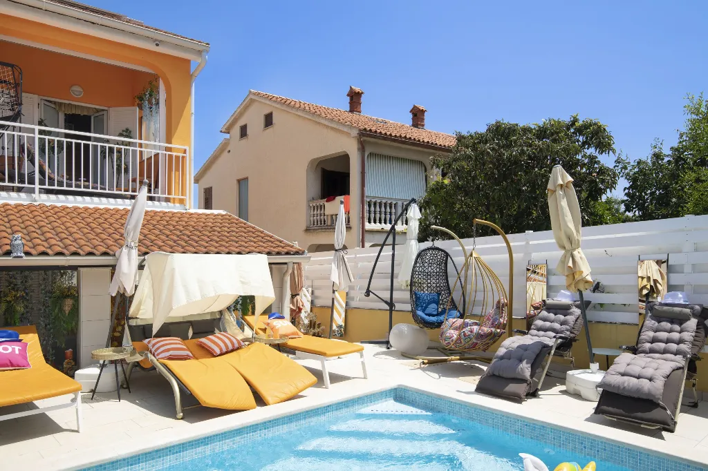 Banjole Villa with Private Pool and 10 Guests