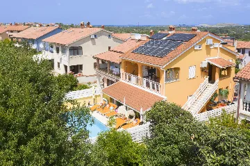 Banjole Villa with Private Pool and 10 Guests