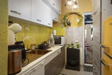 Banjole Villa with Private Pool and 10 Guests