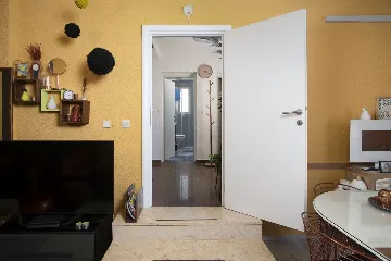 Banjole Villa with Private Pool and 10 Guests