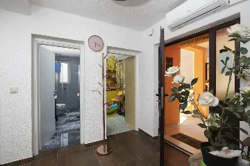 Banjole Villa with Private Pool and 10 Guests