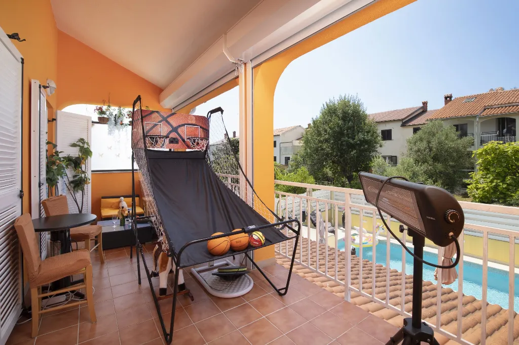 Banjole Villa with Private Pool and 10 Guests