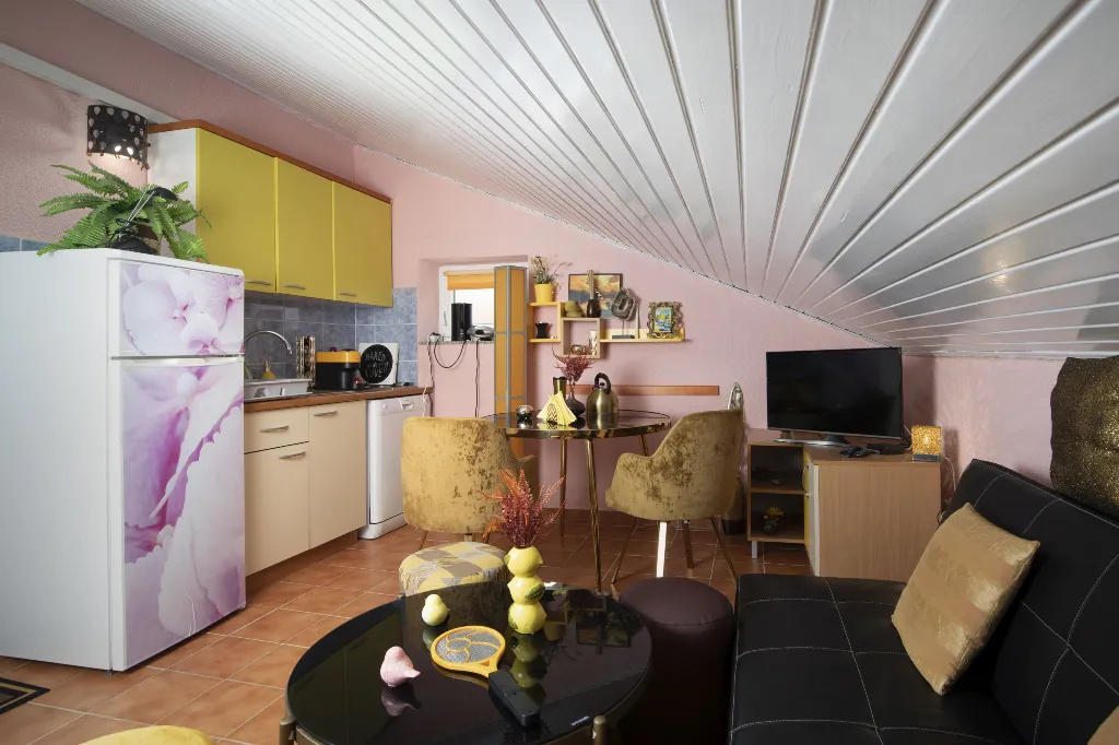 Banjole Villa with Private Pool and 10 Guests