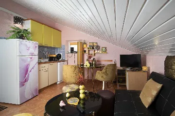 Banjole Villa with Private Pool and 10 Guests