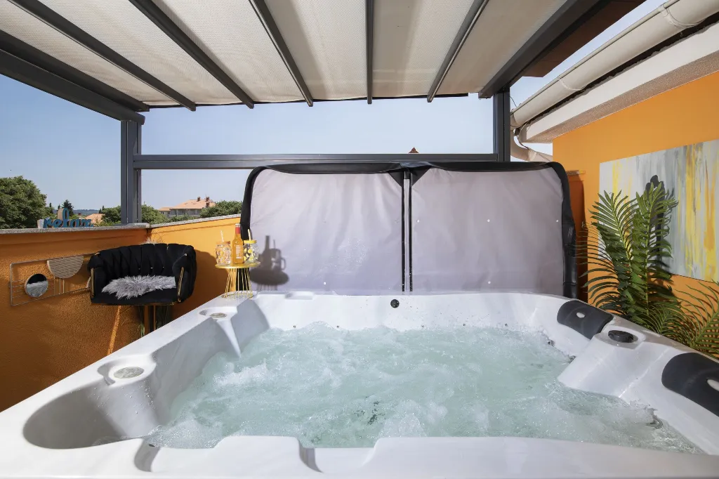 Banjole Villa with Private Pool and 10 Guests