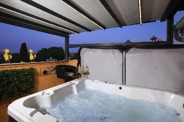 Banjole Villa with Private Pool and 10 Guests