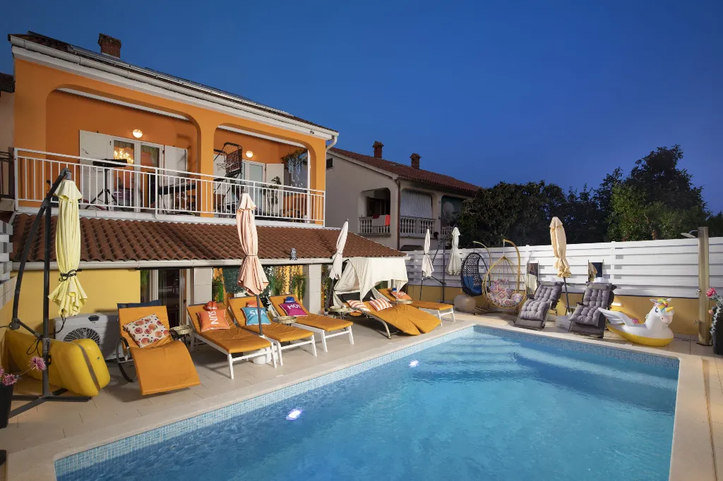 Banjole Villa with Private Pool and 10 Guests