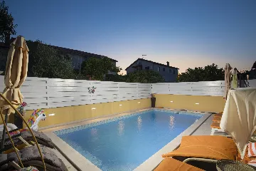 Banjole Villa with Private Pool and 10 Guests