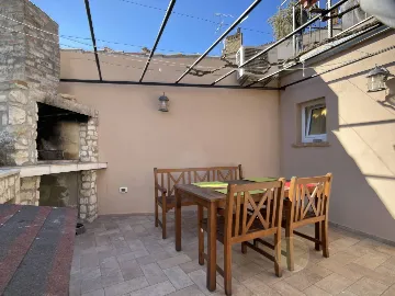 Two-Bedroom Apartment in Pula for 4 Guests