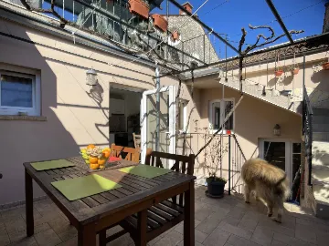 Two-Bedroom Apartment in Pula for 4 Guests