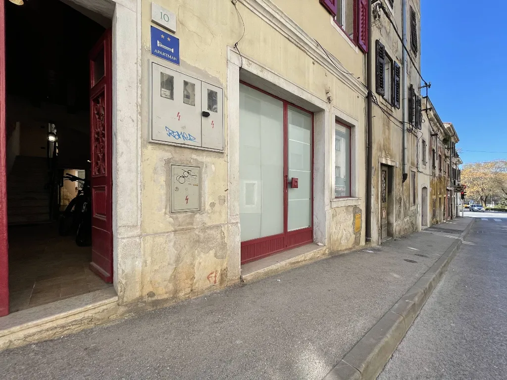 Two-Bedroom Apartment in Pula for 4 Guests
