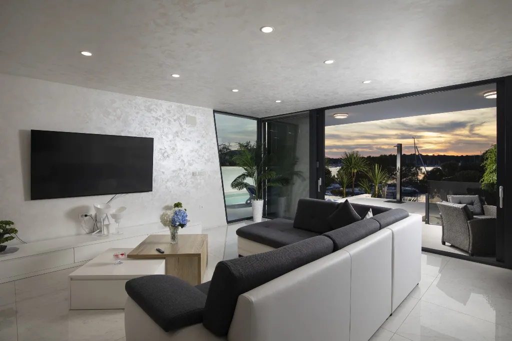 Pula Apartment for 8 Guests with Terrace Pool