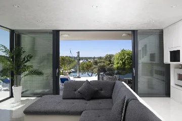 Pula Apartment for 8 Guests with Terrace Pool