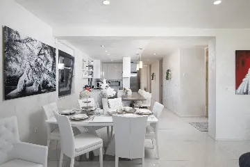 Pula Apartment for 8 Guests with Terrace Pool