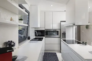 Pula Apartment for 8 Guests with Terrace Pool