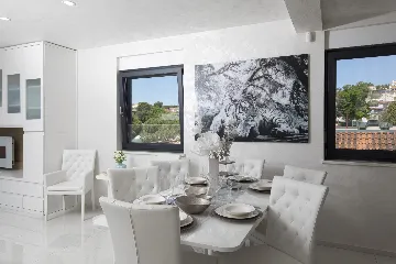 Pula Apartment for 8 Guests with Terrace Pool