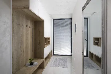 Pula Apartment for 8 Guests with Terrace Pool