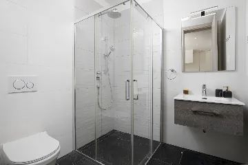 Pula Apartment for 8 Guests with Terrace Pool