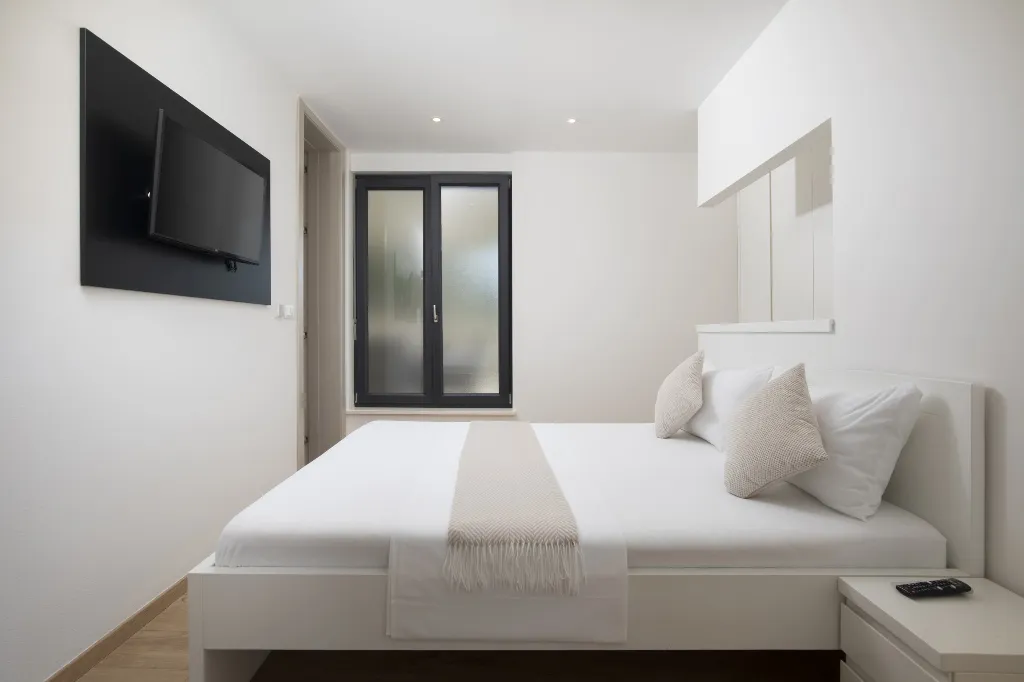 Pula Apartment for 8 Guests with Terrace Pool