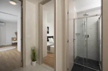 Pula Apartment for 8 Guests with Terrace Pool