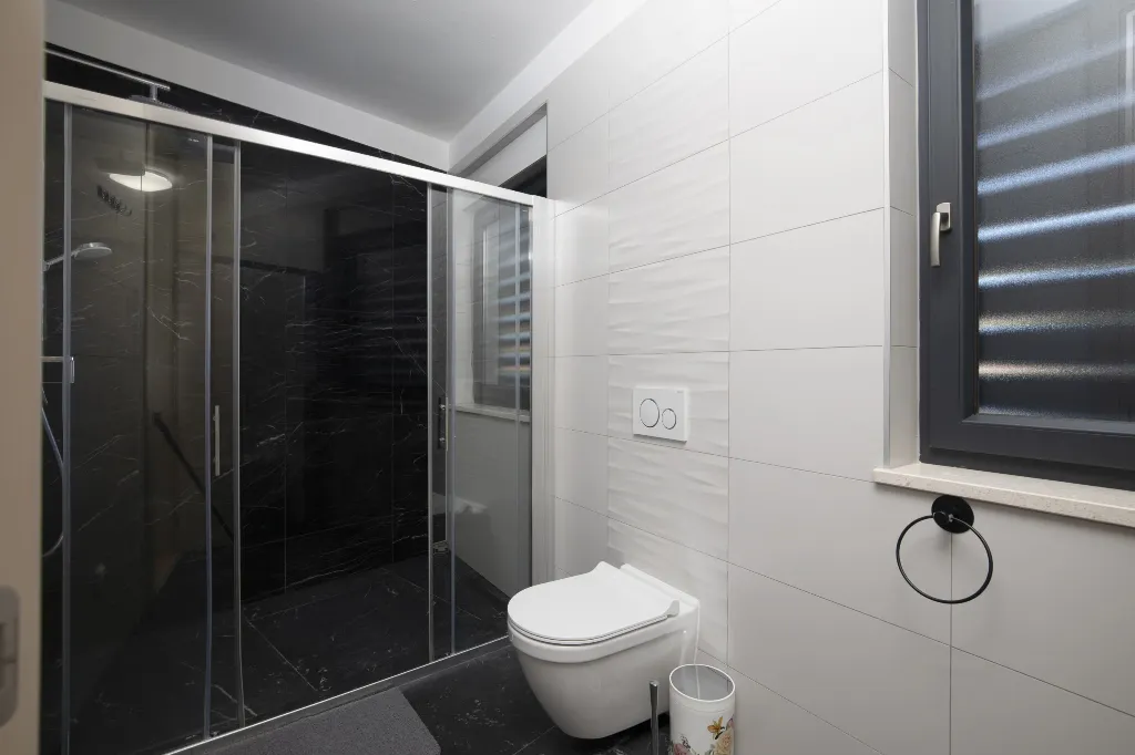Pula Apartment for 8 Guests with Terrace Pool