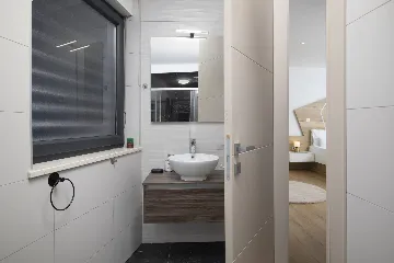 Pula Apartment for 8 Guests with Terrace Pool