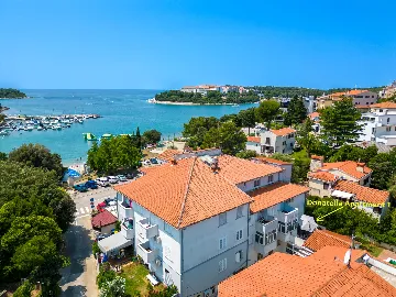 Apartment in Pješćana Uvala, Pula (Up to 8)