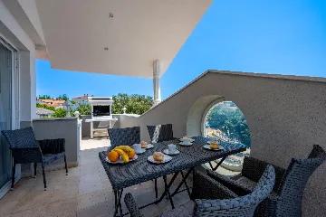 Apartment in Pješćana Uvala, Pula (Up to 8)