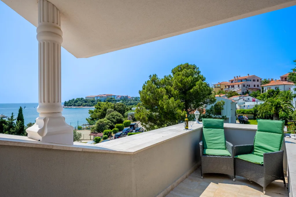 Apartment in Pješćana Uvala, Pula (Up to 8)