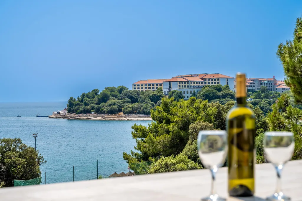 Apartment in Pješćana Uvala, Pula (Up to 8)