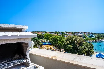 Apartment in Pješćana Uvala, Pula (Up to 8)