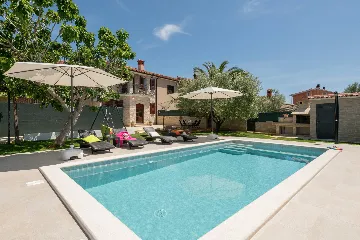Pool Villa for 6 Guests in Pula, Croatia