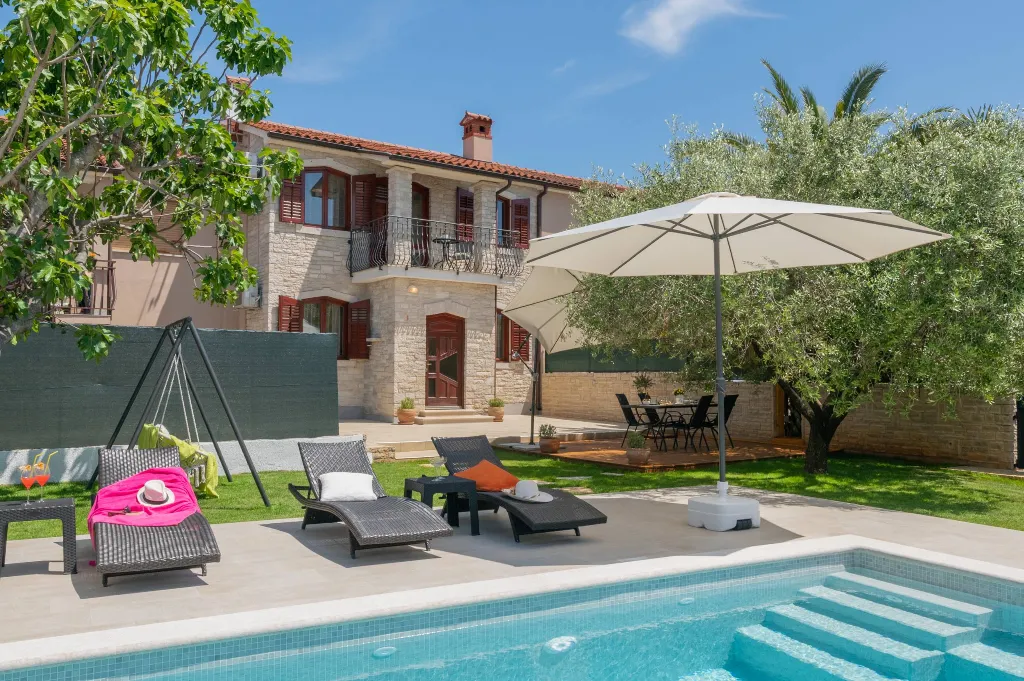 Pool Villa for 6 Guests in Pula, Croatia