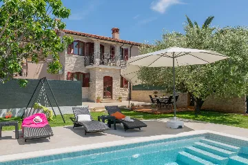 Pool Villa for 6 Guests in Pula, Croatia