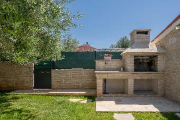 Pool Villa for 6 Guests in Pula, Croatia